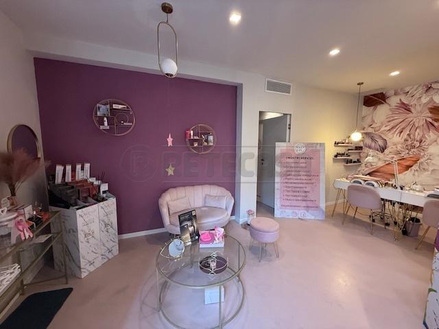 pentavano in vendita a Finale Ligure