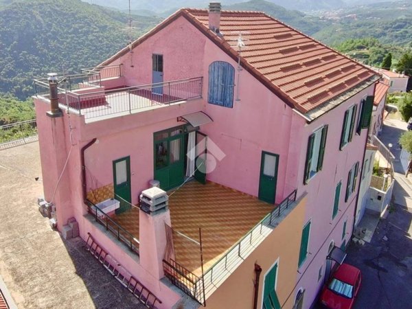 appartamento in vendita a Finale Ligure in zona Gorra