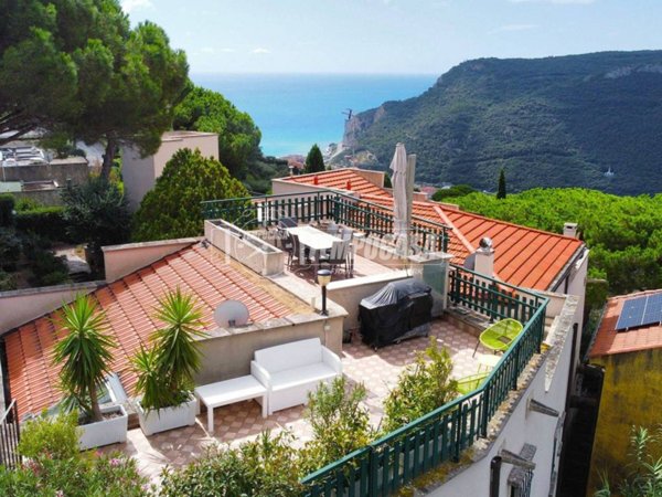 appartamento in vendita a Finale Ligure