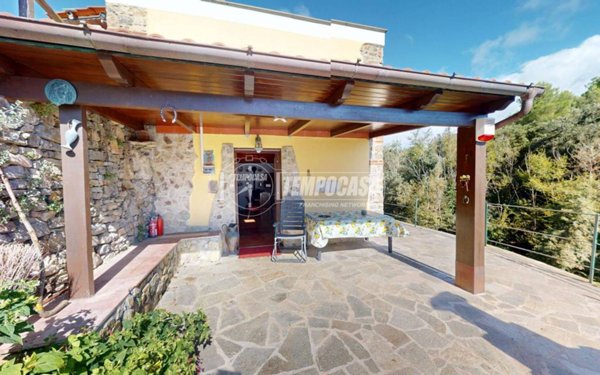 casa indipendente in vendita a Finale Ligure