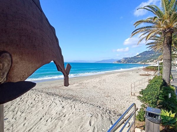 appartamento in vendita a Finale Ligure in zona Varigotti
