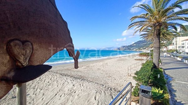 appartamento in vendita a Finale Ligure in zona Varigotti