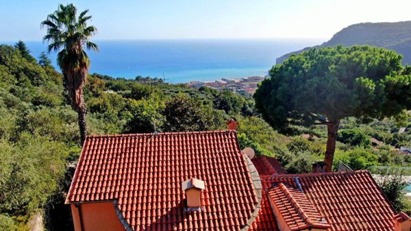 casa indipendente in vendita a Finale Ligure