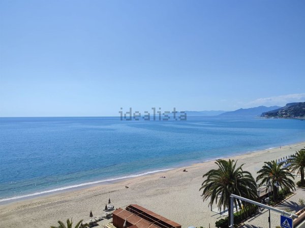 appartamento in vendita a Finale Ligure in zona Varigotti