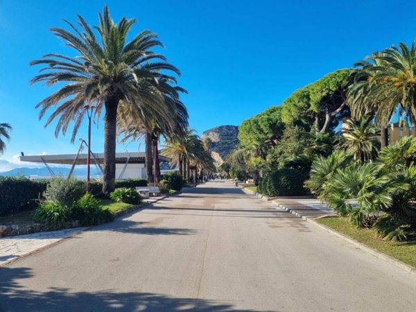 appartamento in vendita a Finale Ligure