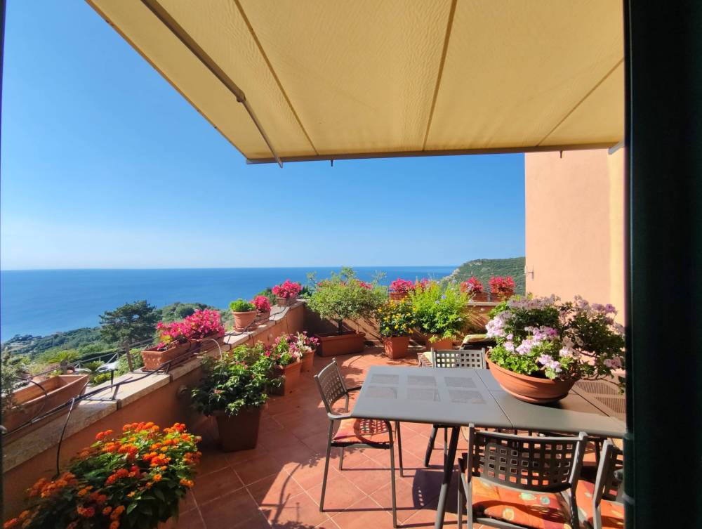 appartamento in vendita a Finale Ligure