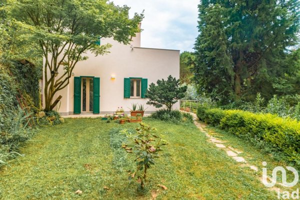 casa indipendente in vendita a Finale Ligure in zona Calvisio