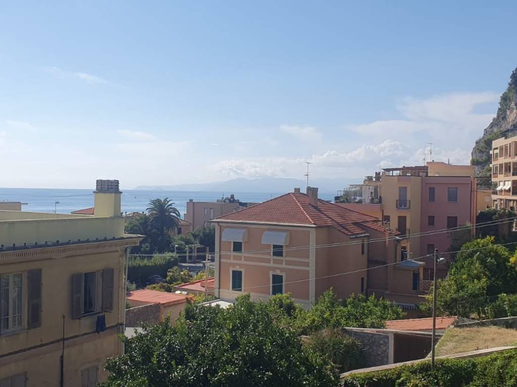 appartamento in vendita a Finale Ligure in zona Varigotti
