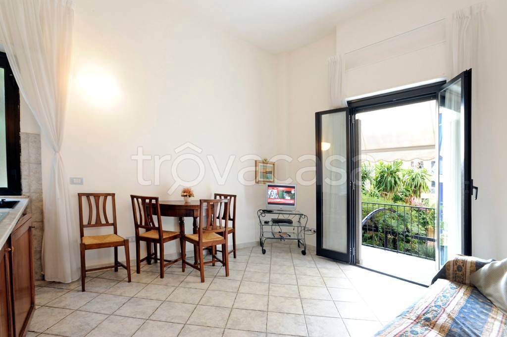 appartamento in vendita a Finale Ligure in zona Varigotti