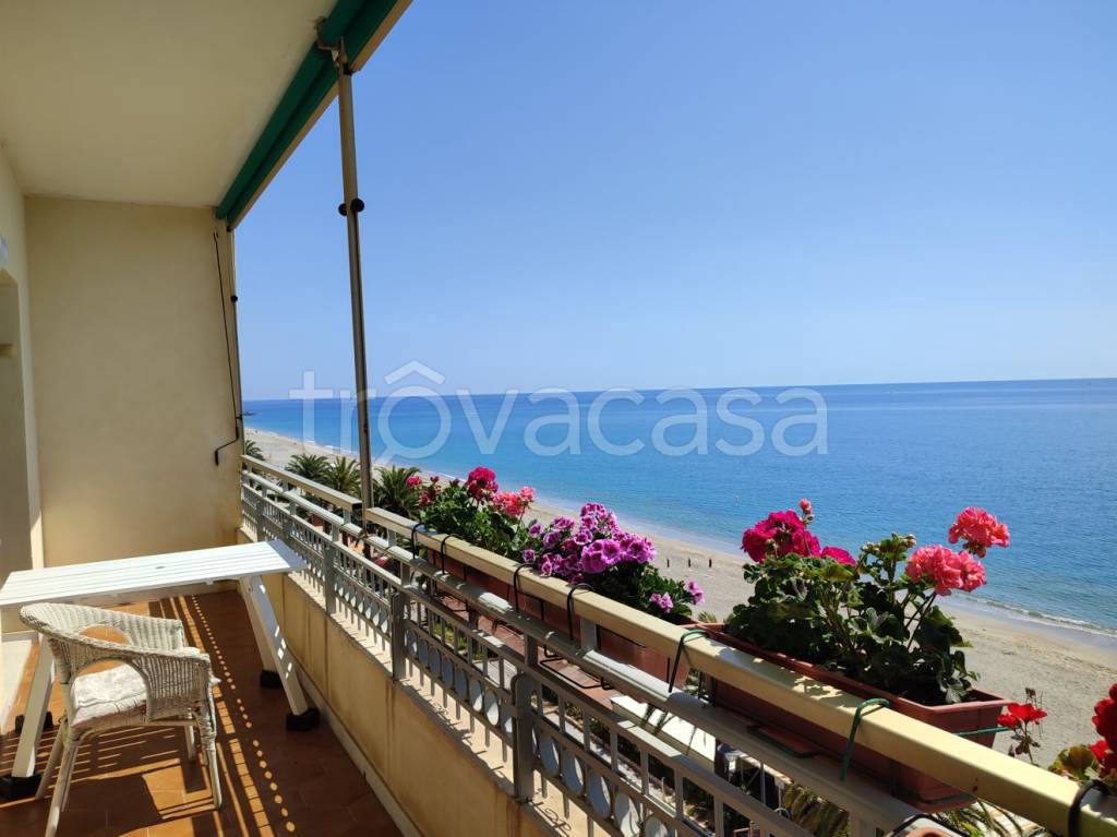 appartamento in vendita a Finale Ligure in zona Varigotti