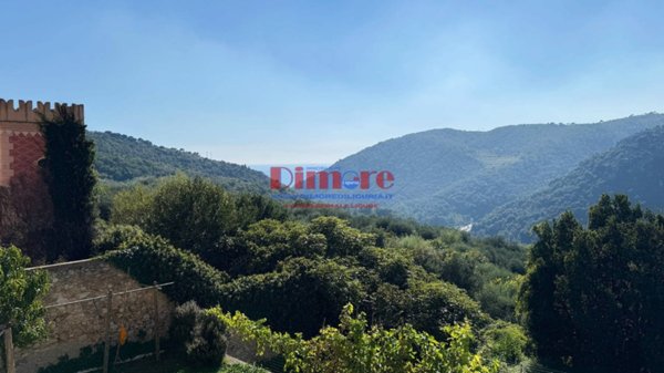 appartamento in vendita a Finale Ligure in zona Gorra