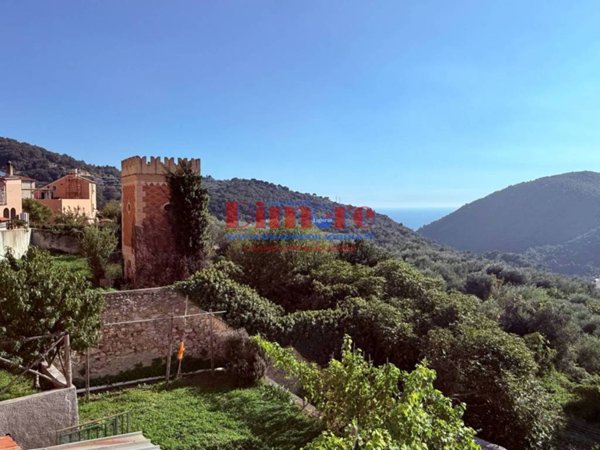 appartamento in vendita a Finale Ligure in zona Gorra
