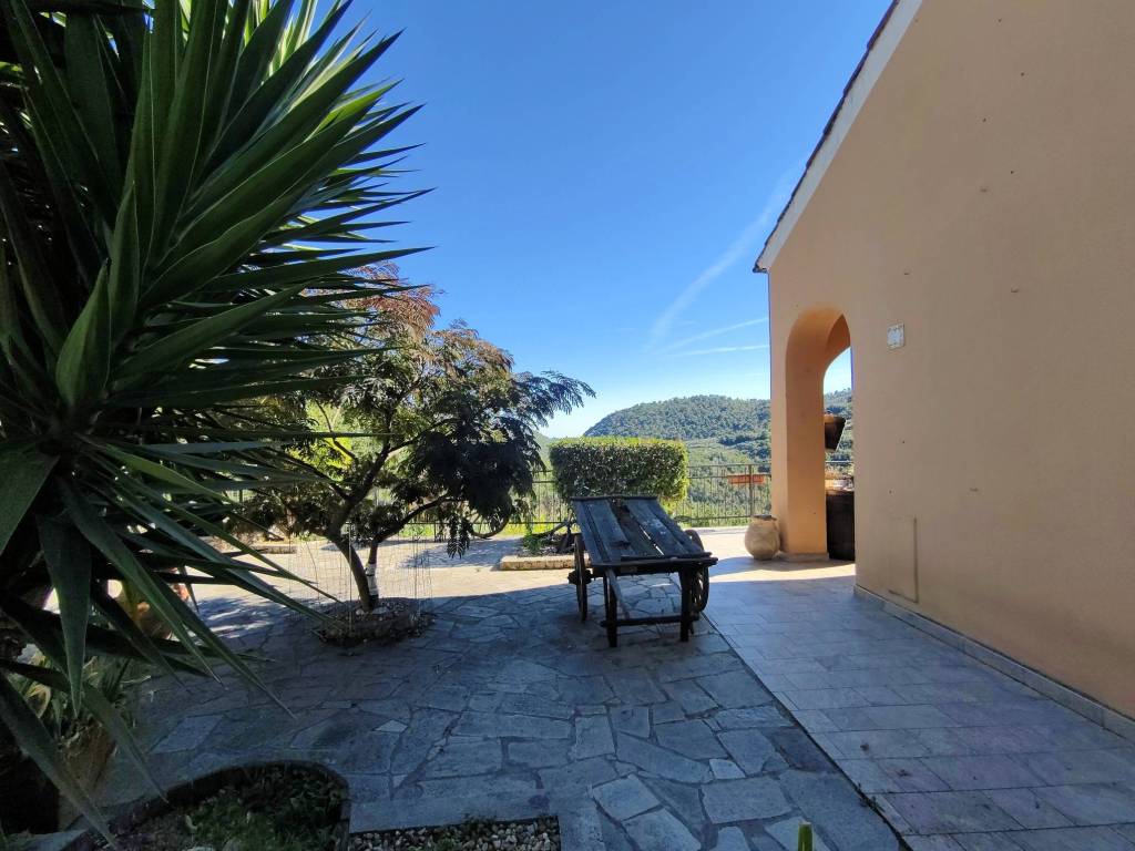 casa indipendente in vendita a Finale Ligure
