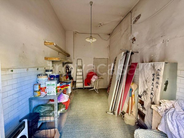 locale commerciale in vendita a Finale Ligure