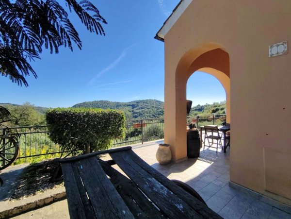casa indipendente in vendita a Finale Ligure in zona Olle