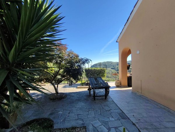 casa indipendente in vendita a Finale Ligure in zona Olle