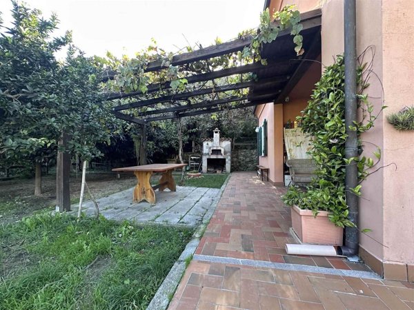 casa indipendente in vendita a Finale Ligure
