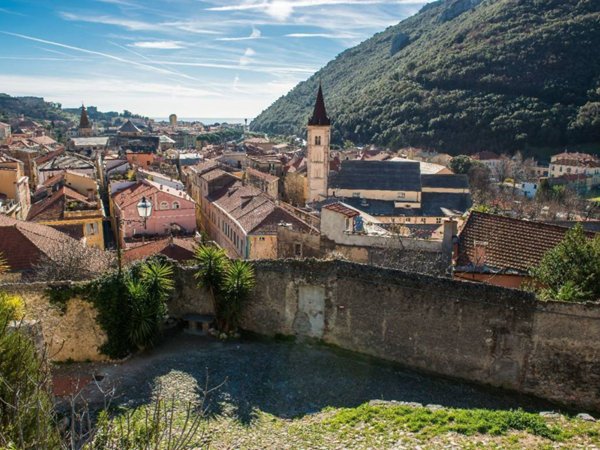 appartamento in vendita a Finale Ligure