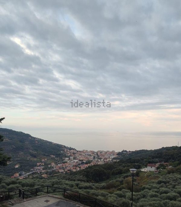 casa indipendente in vendita a Finale Ligure