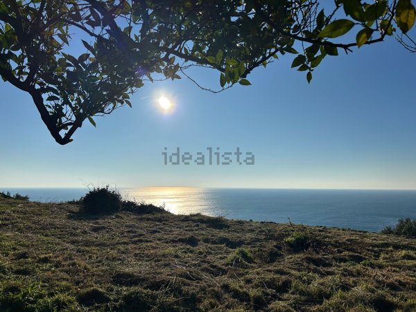 terreno edificabile in vendita a Finale Ligure