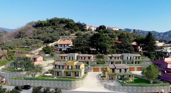 quadrivano in vendita a Finale Ligure in zona Gorra