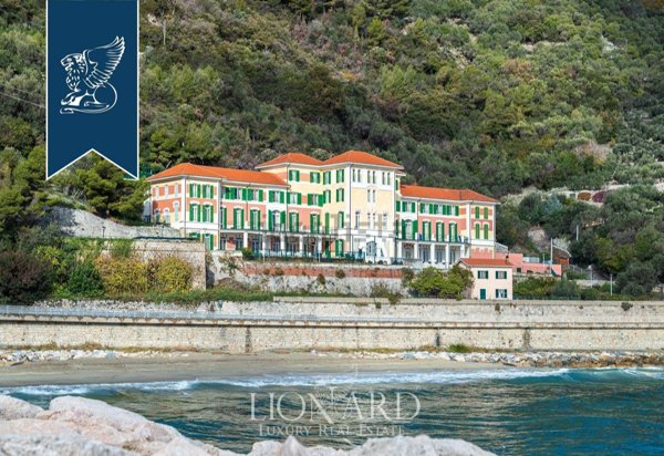 casa indipendente in vendita a Finale Ligure