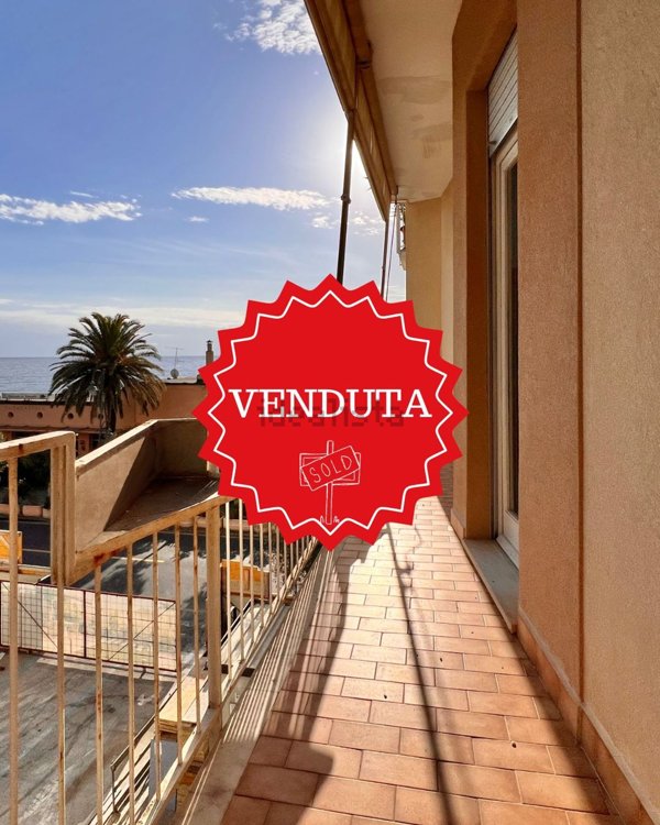appartamento in vendita a Finale Ligure in zona Varigotti