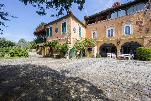 casa indipendente in vendita a Finale Ligure in zona Perti