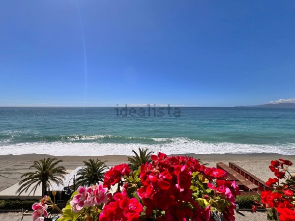 appartamento in vendita a Finale Ligure in zona Varigotti