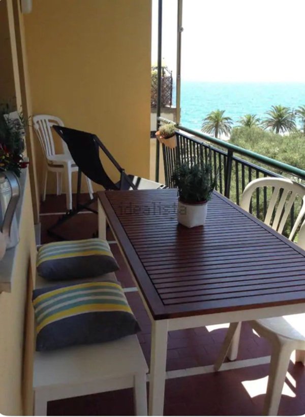 appartamento in vendita a Finale Ligure in zona Varigotti