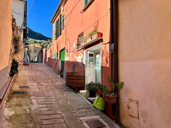 appartamento in vendita a Finale Ligure