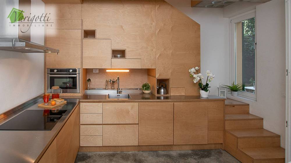 appartamento in vendita a Finale Ligure in zona Varigotti