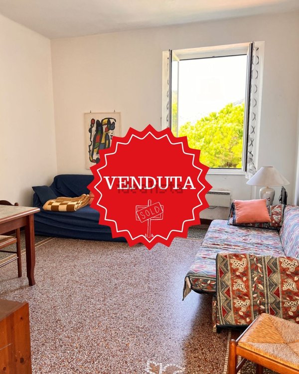 appartamento in vendita a Finale Ligure in zona Varigotti