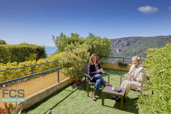 casa indipendente in vendita a Finale Ligure