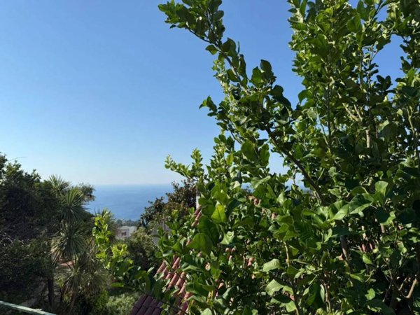 casa indipendente in vendita a Finale Ligure