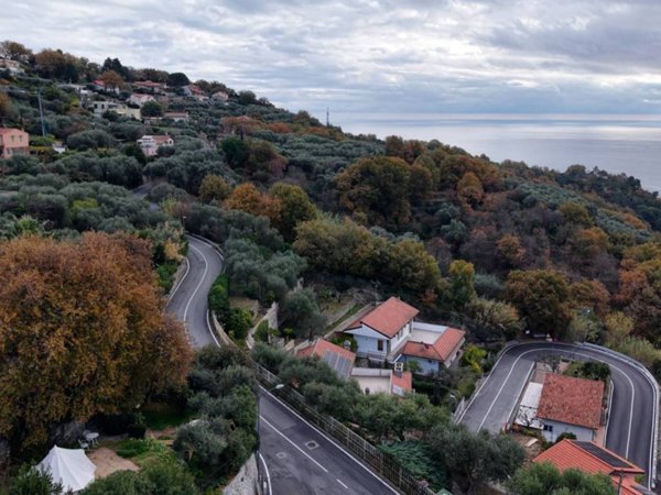 casa indipendente in vendita a Finale Ligure