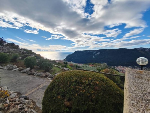 appartamento in vendita a Finale Ligure