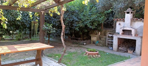 casa indipendente in vendita a Finale Ligure