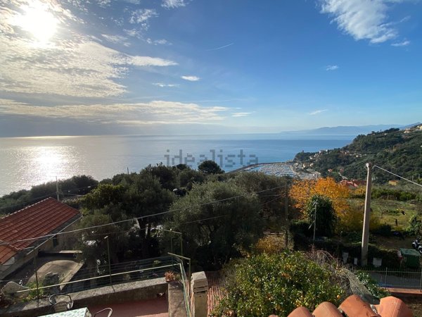 casa indipendente in vendita a Finale Ligure in zona Varigotti