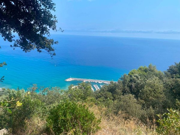 casa indipendente in vendita a Finale Ligure