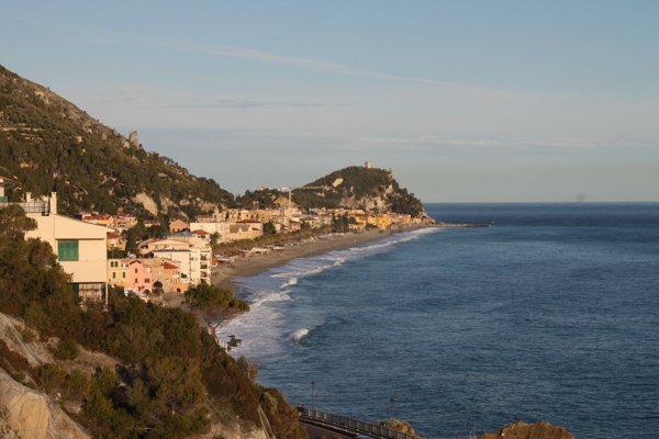 appartamento in vendita a Finale Ligure in zona Varigotti