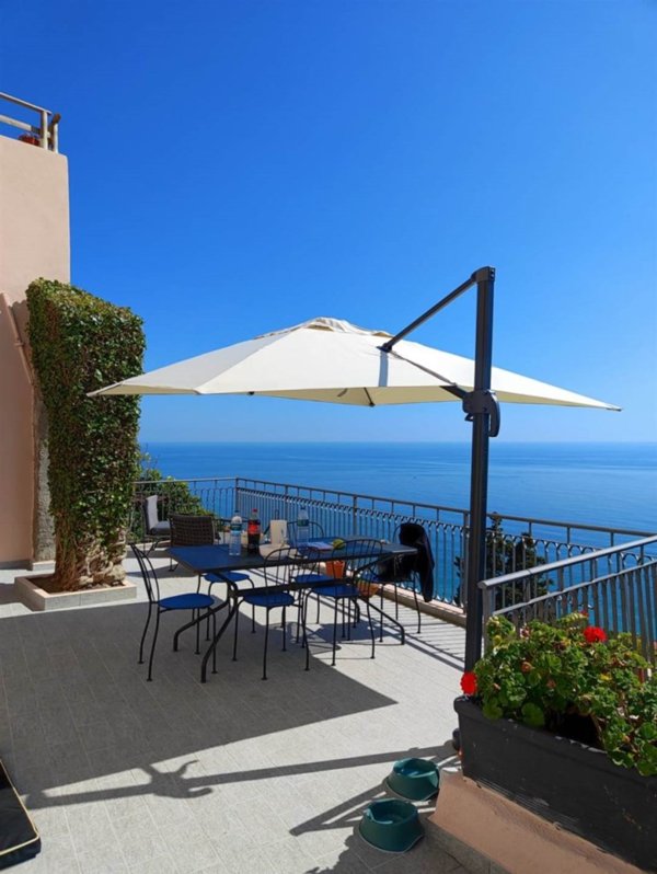 casa indipendente in vendita a Finale Ligure in zona Varigotti