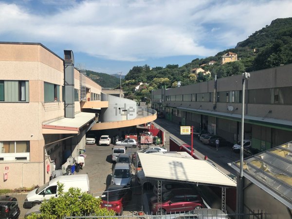 capannone in vendita a Finale Ligure