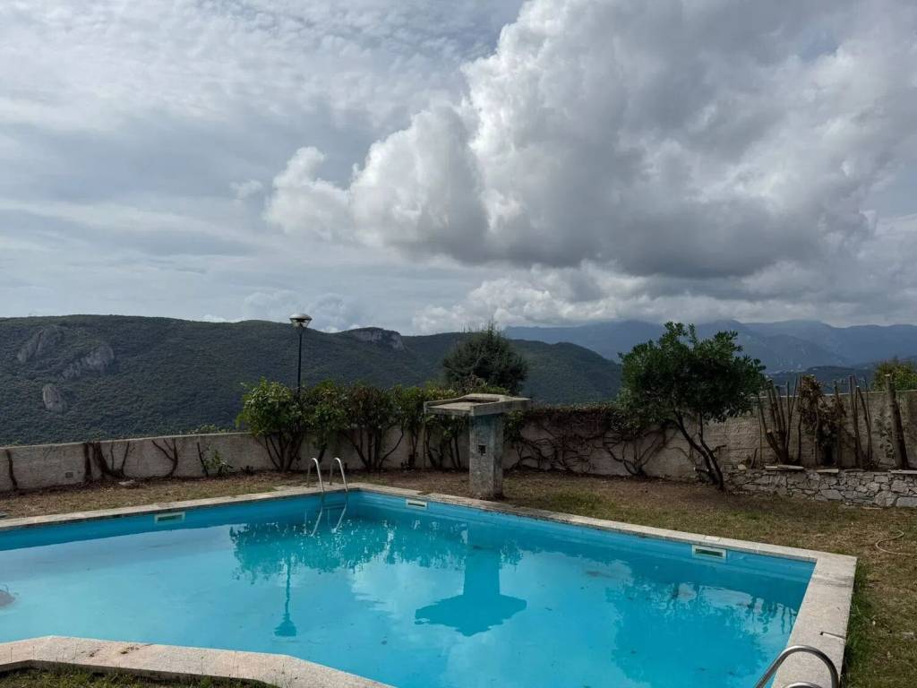 casa indipendente in vendita a Finale Ligure