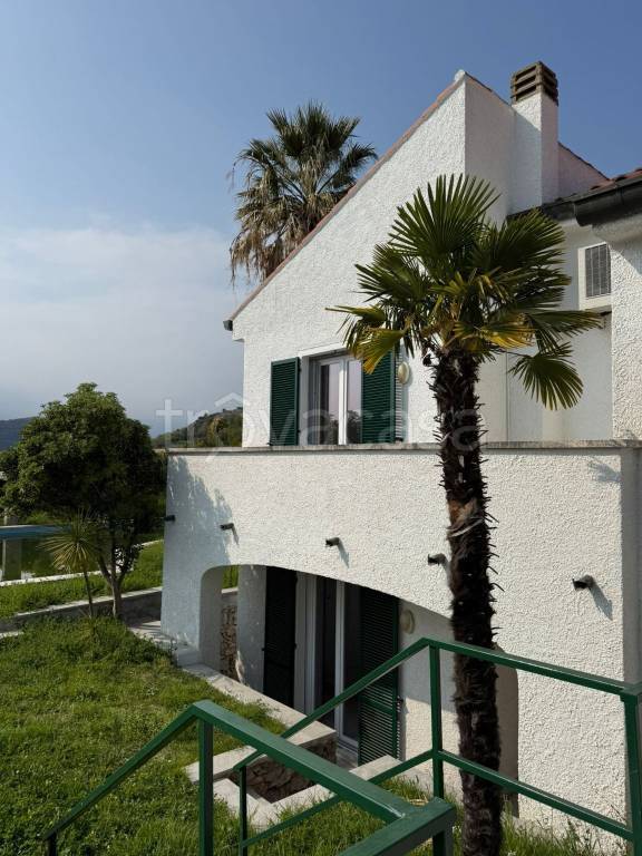 casa indipendente in vendita a Finale Ligure