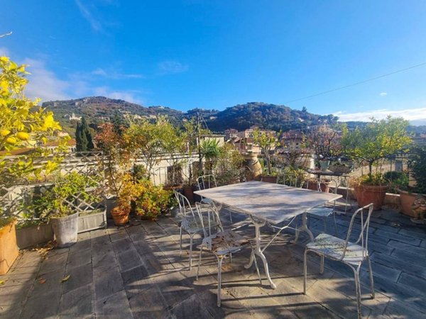 appartamento in vendita a Finale Ligure