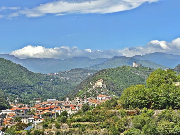 appartamento in vendita a Finale Ligure