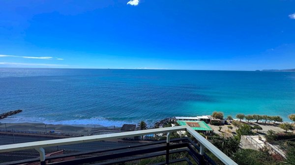 appartamento in vendita a Finale Ligure