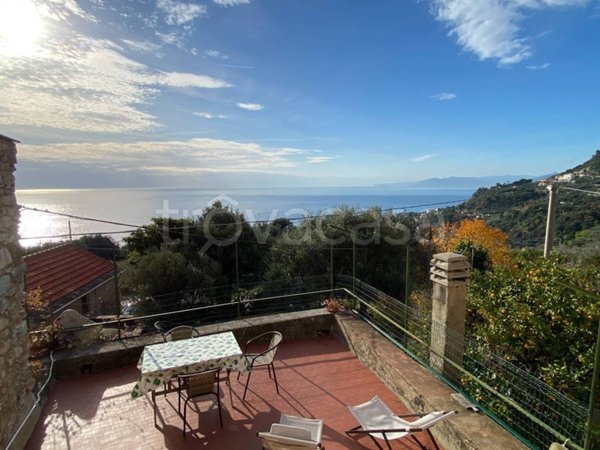 casa indipendente in vendita a Finale Ligure in zona Varigotti