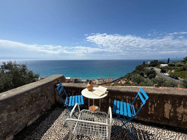 casa indipendente in vendita a Finale Ligure in zona Varigotti